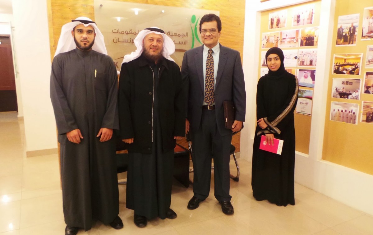 زيارة البروفيسور وقار الدين لمقر الجمعية الكويتية للمقومات الأساسية لحقوق الانسان
